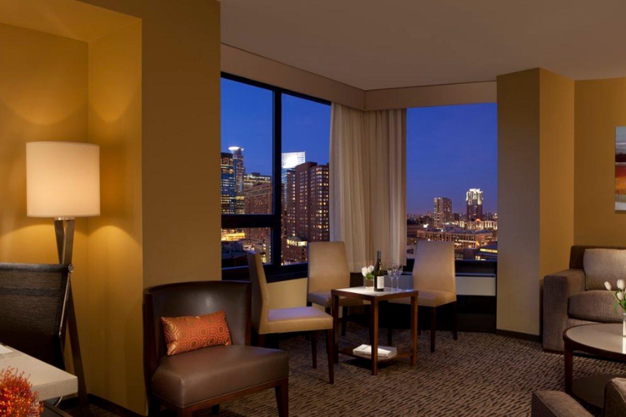 Sheraton Minneapolis Downtown Convention Center Bagian luar foto