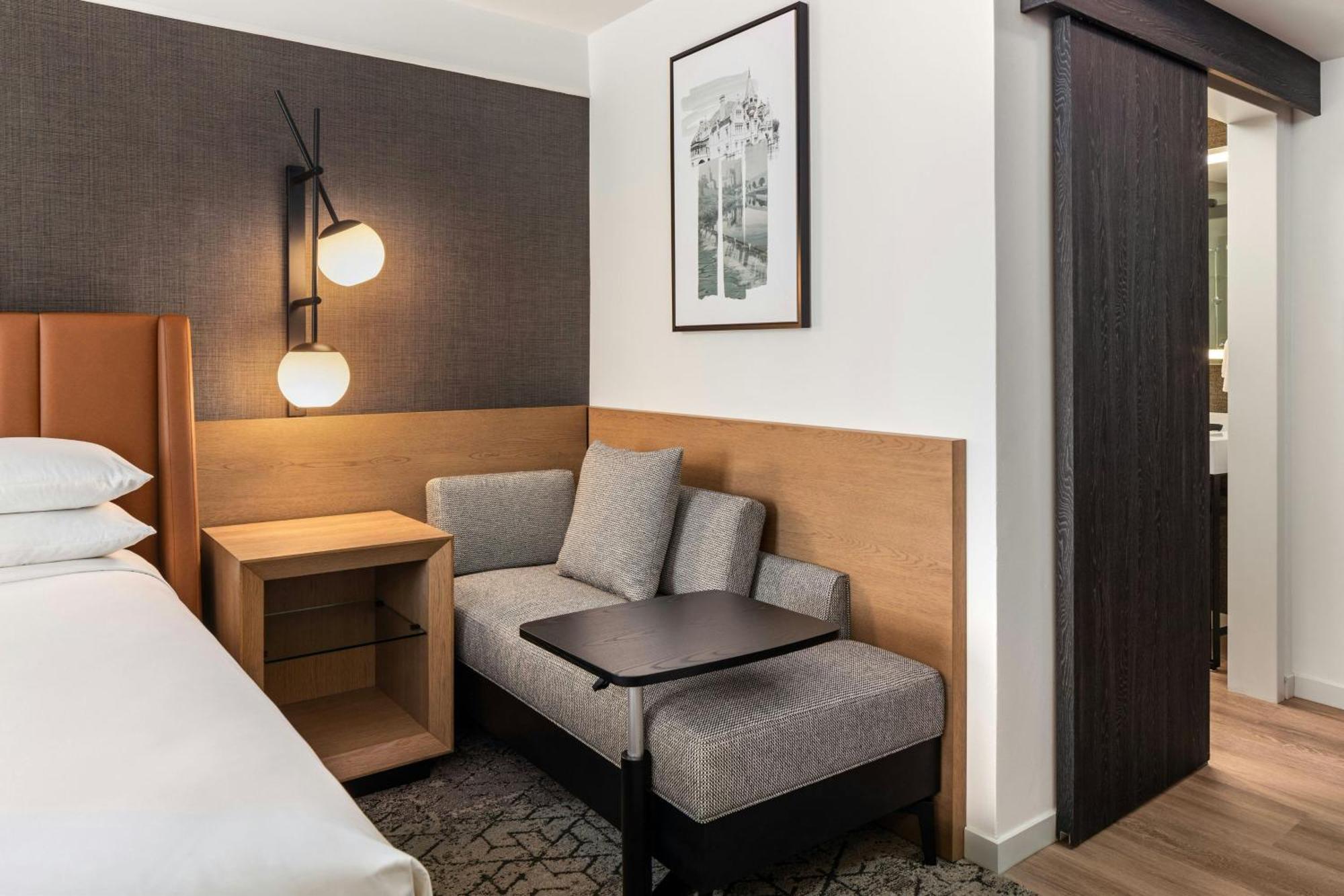 Sheraton Minneapolis Downtown Convention Center Bagian luar foto